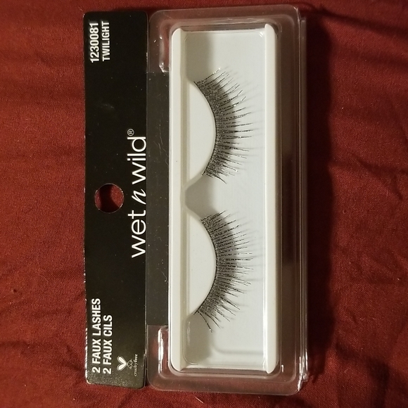 Lot of 7 Packages Faux Eye Lashes Ardell & Wet n Wild- Twilight, Unicorn & Black - Picture 2 of 12